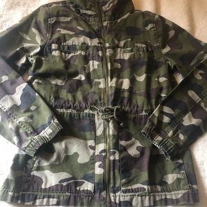 Old Navy camo jacket very good cond. size M cute